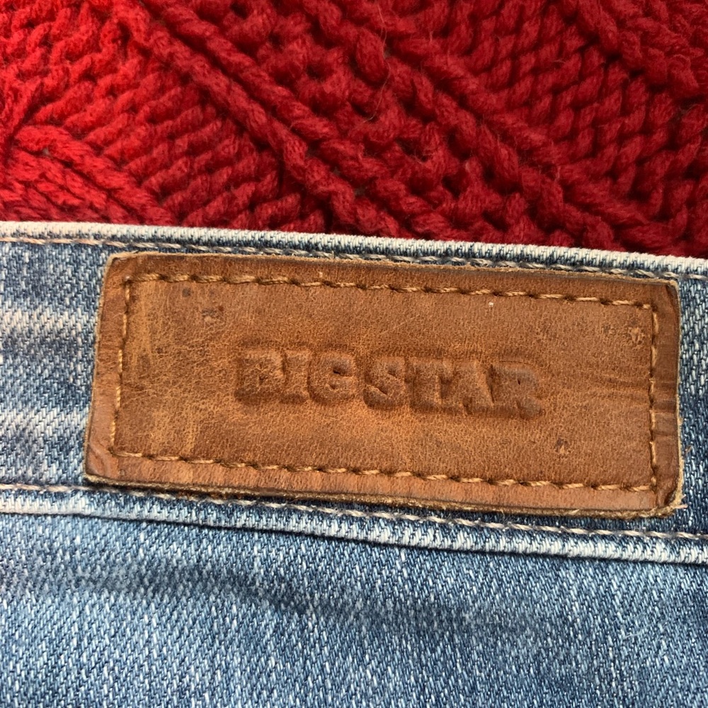 Big Star women’s slightly distressed jeans